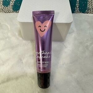 New Sealed Bath & Body Works Sweetheart Cupcake Lip Gloss